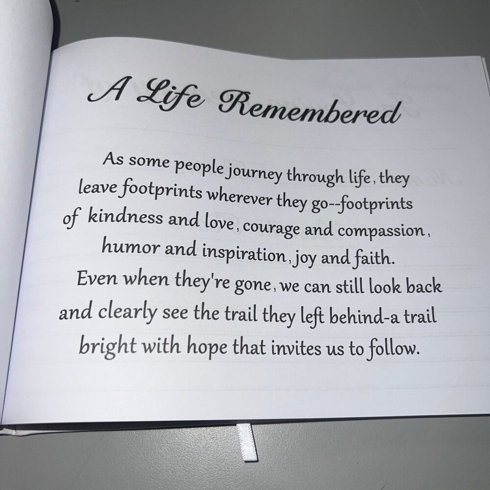 In Loving Memory Funeral/Memorial Sign In Book - Picture 2 of 4